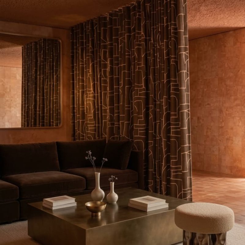 Issac Walnut Lounge